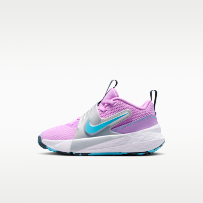 Nike Team Hustle D 12 Younger Kids' Shoes. Nike ID